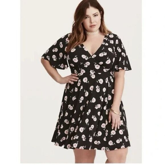 Torrid‎ Black Pink Floral Studio Knit Flutter Sleeve Stretch Dress Size 3X - Picture 1 of 11